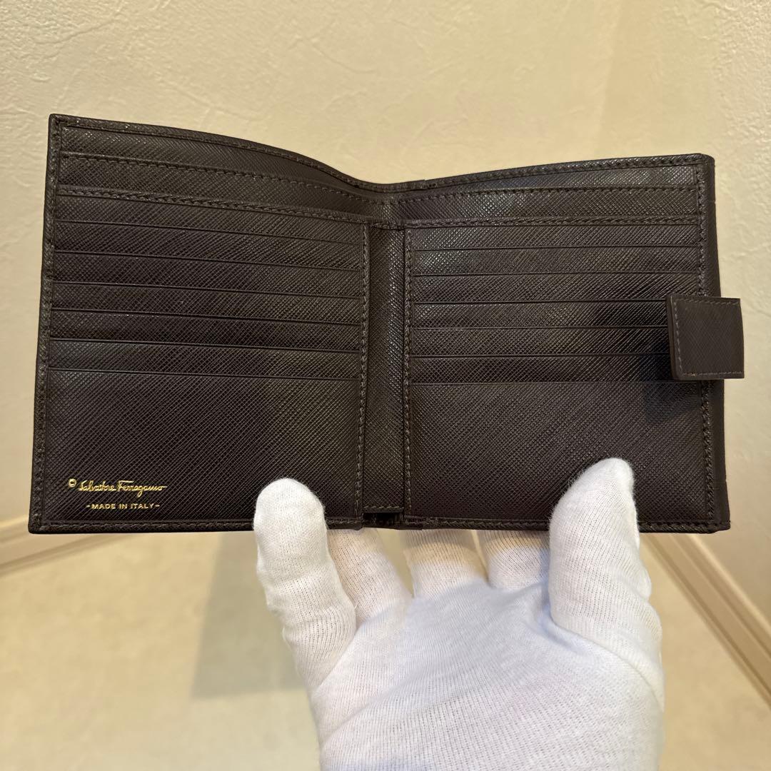 サルヴァトーレフェラガモ Salvatore Ferragamo 二つ折り財布