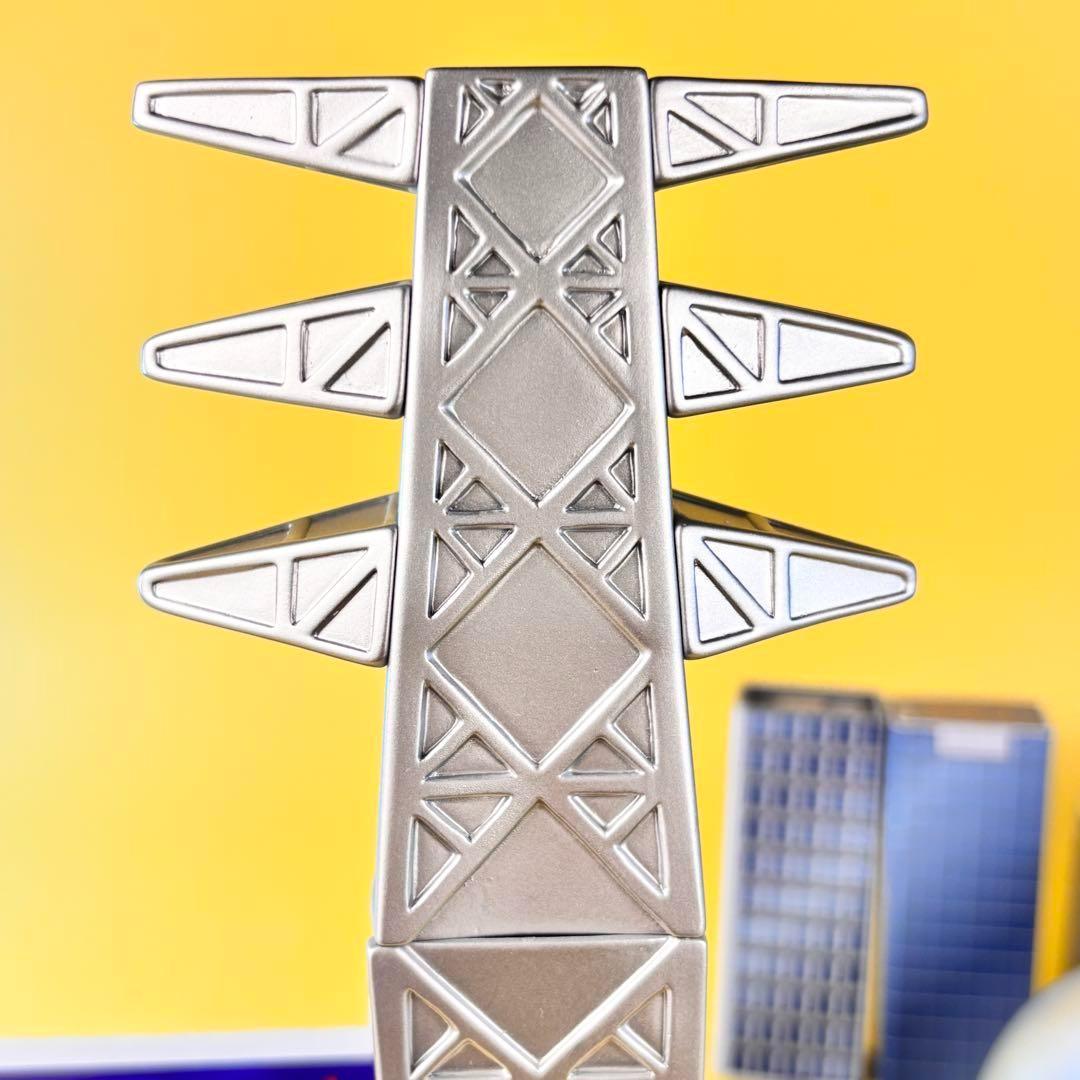 マルサン 鉄塔（21ｃｍ) ソフビ と ガスタンク 小（9ｃｍ）