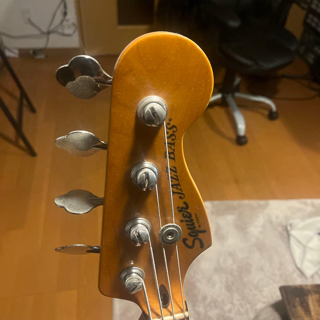 な*じ様 Squier ベース ナチュラルウッド 4弦