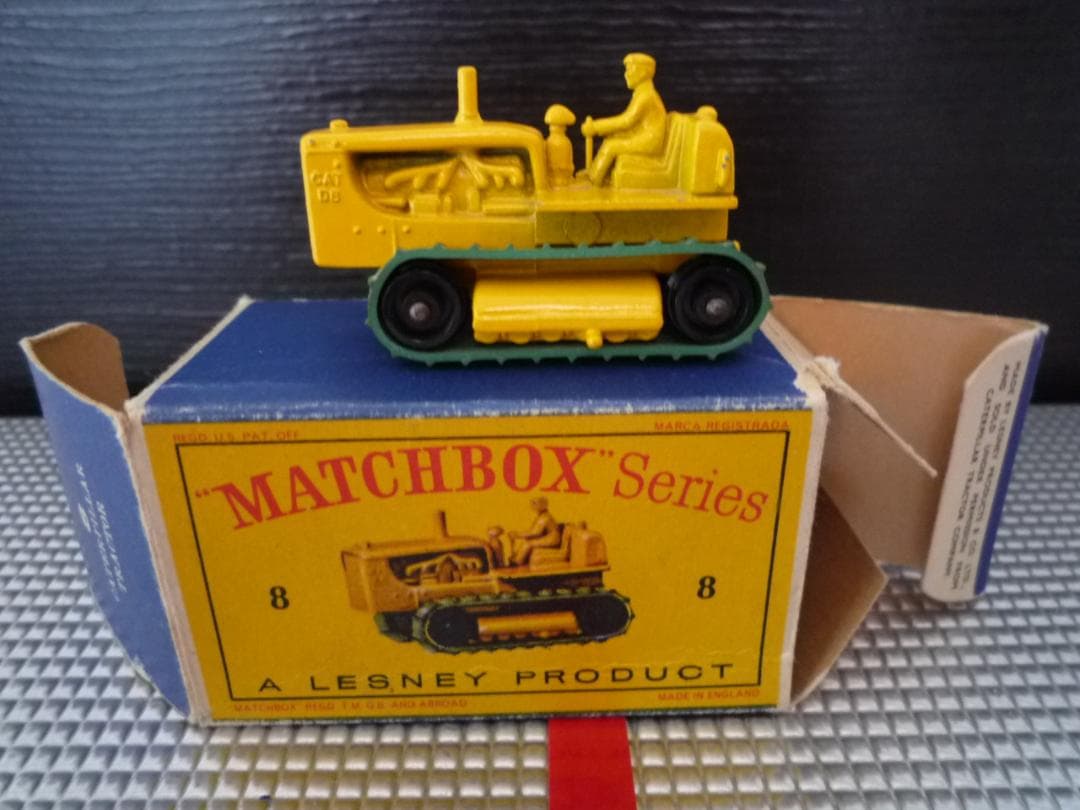 MATCHBOX N°8C CATERPILLAR TRACTOR 1961