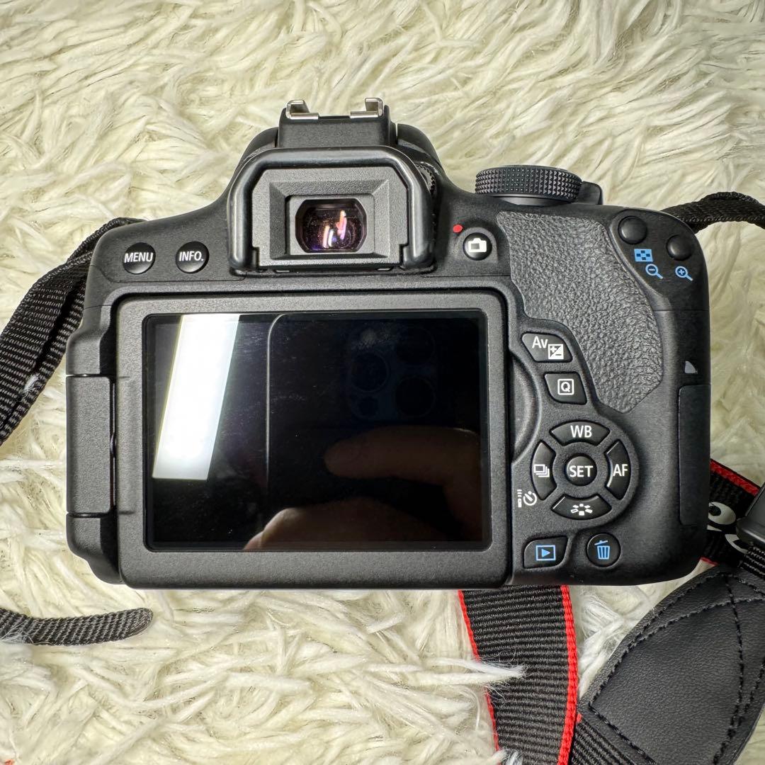 ☆美品 Canon EOS Kiss X8i ダブルレンズキット Wi-Fi搭載