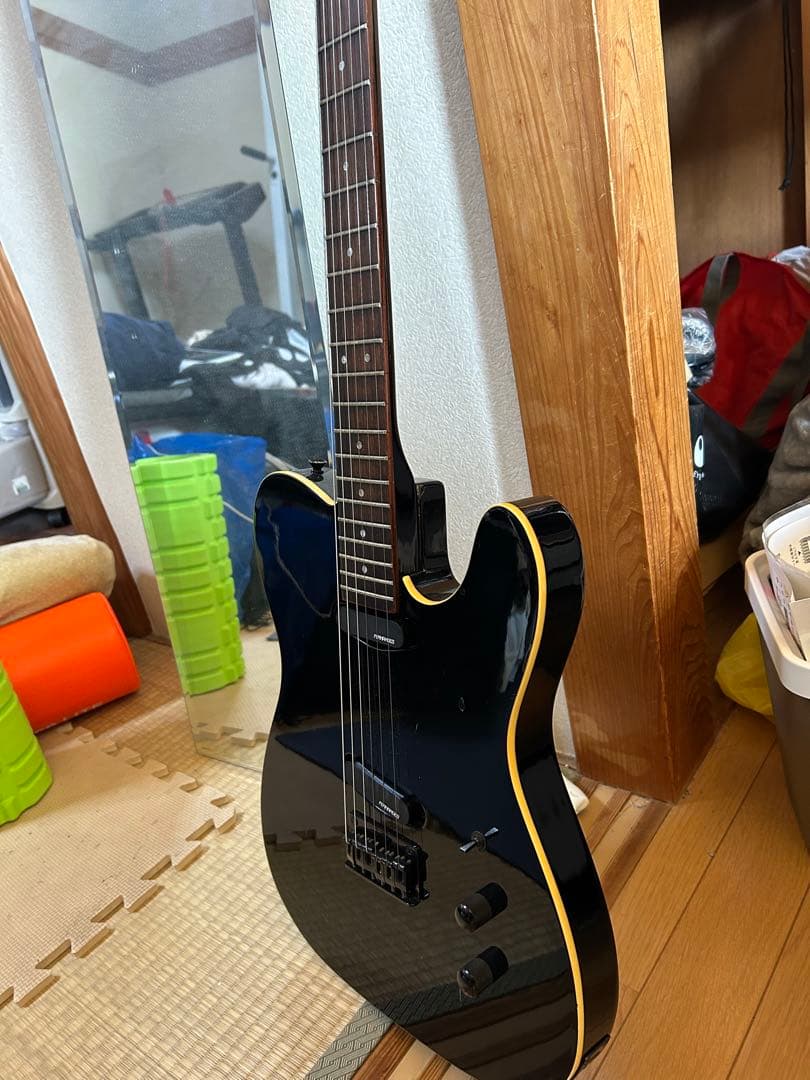 ブラック エレキギター　フェルナンデス、状態良い