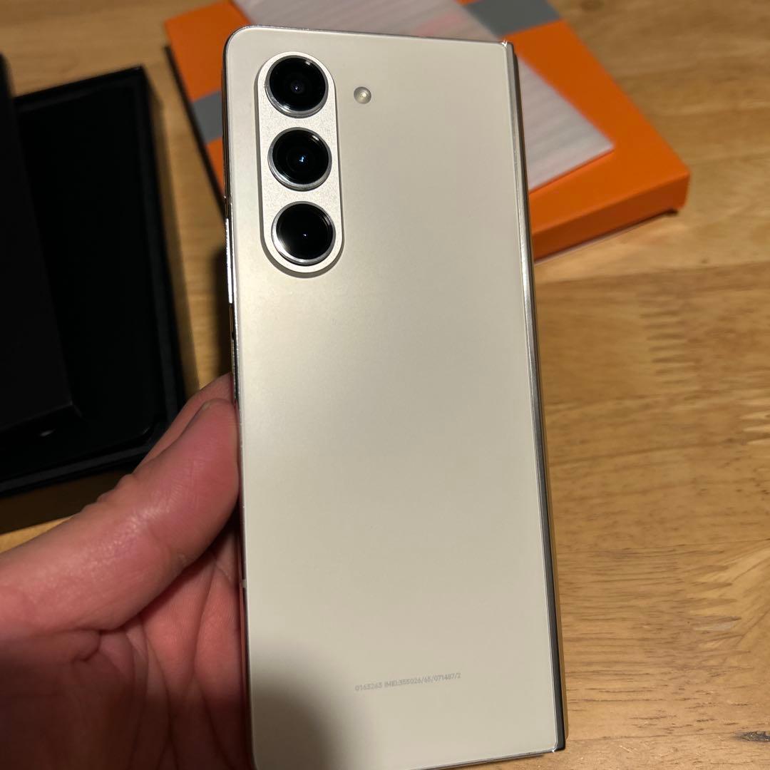 Samsung Galaxy Z Fold5 純正カバー　ペン付き 512G