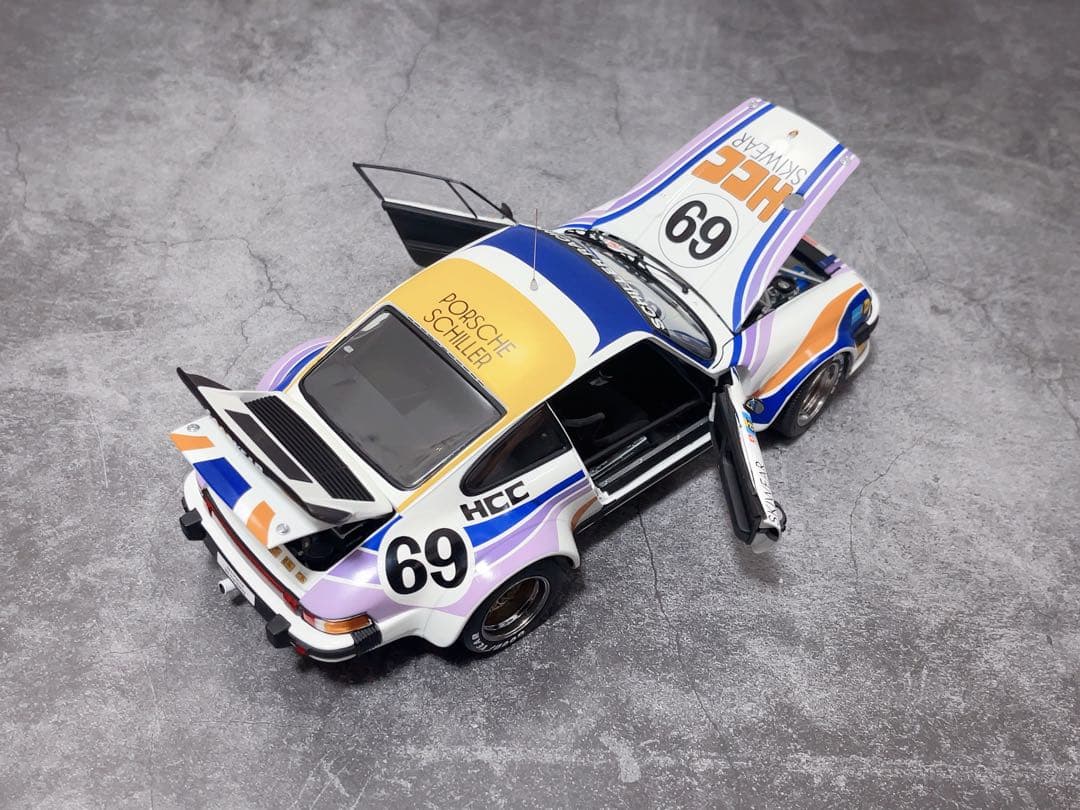 エグゾト 1/18 ポルシェ　934 RSR #69 HCC Skiwear