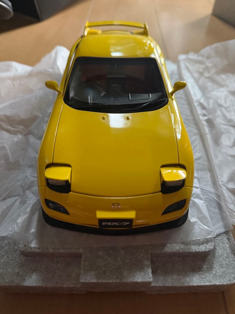 オートアート同様マツダ　RX-7 FD 1／18