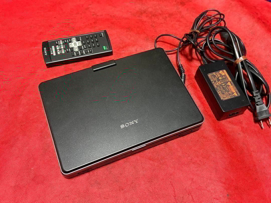 SONY ポータブルCD/DVDプレーヤーDVP-FX850 2506-14-1