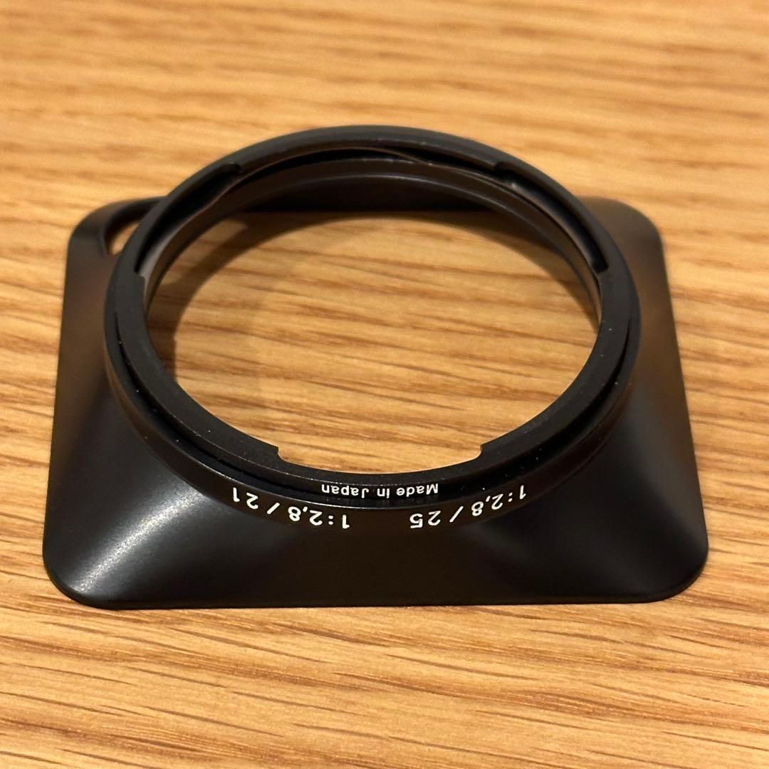 Carl Zeiss Biogon 2.8/25 ZM レンズ + 純正フード