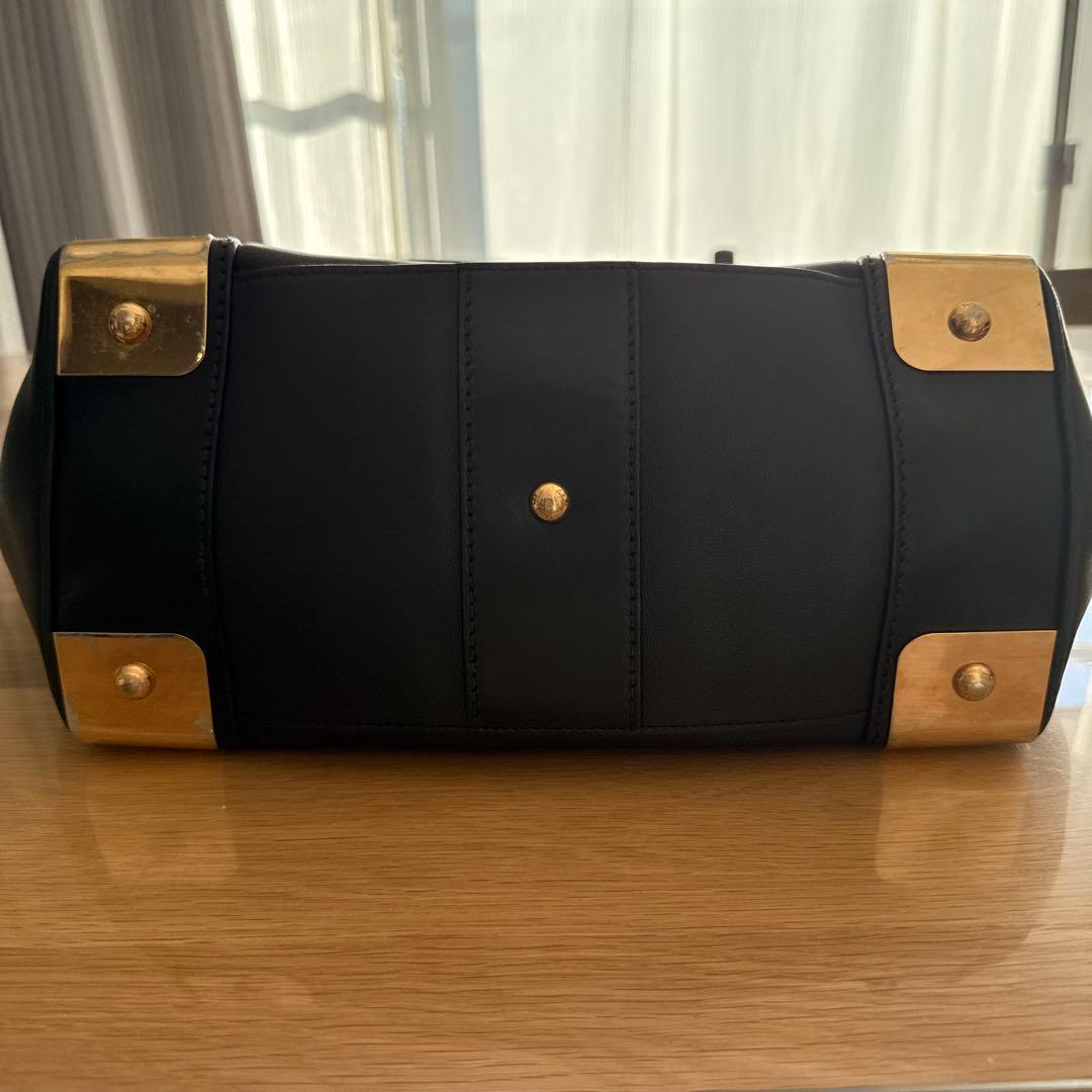 フェラガモ　ショルダーバッグ