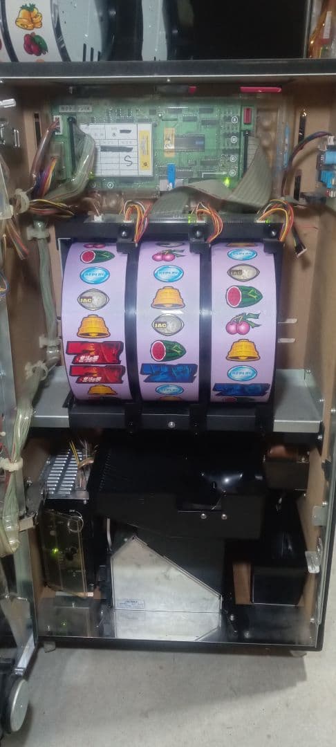 送料込　引取もok パチスロ　実機　4号機　サミー　北斗の拳SE 鍵　家庭用電源