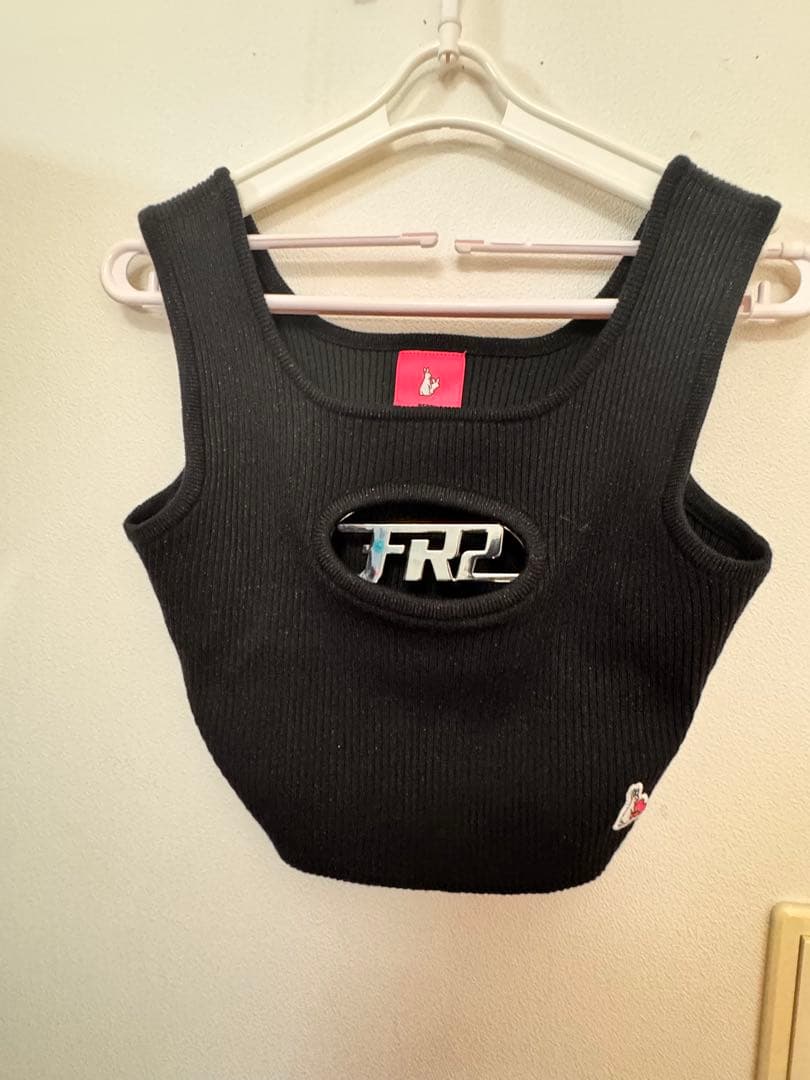 FR2 ブラック クロップドタンクトップ