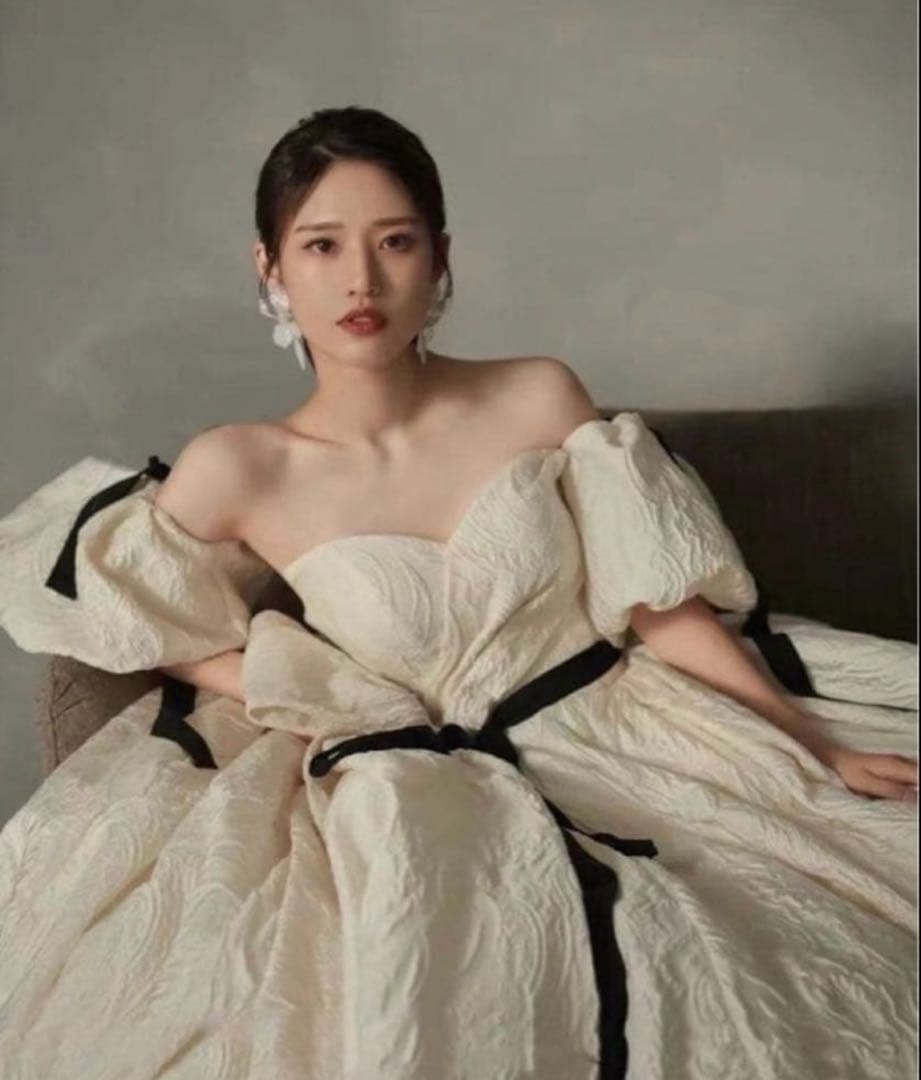 【専用】オフショルダー ウェディングドレス　オフホワイト　7号