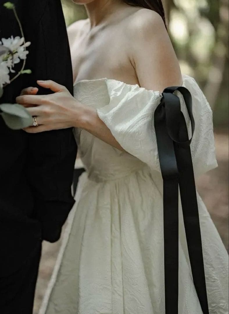 【専用】オフショルダー ウェディングドレス　オフホワイト　7号