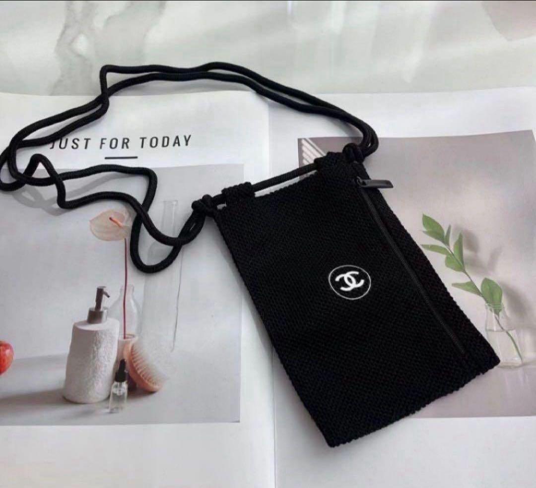 海外で買い集めたブローチ シルバー キラキラ パール メッシュショルダーケース