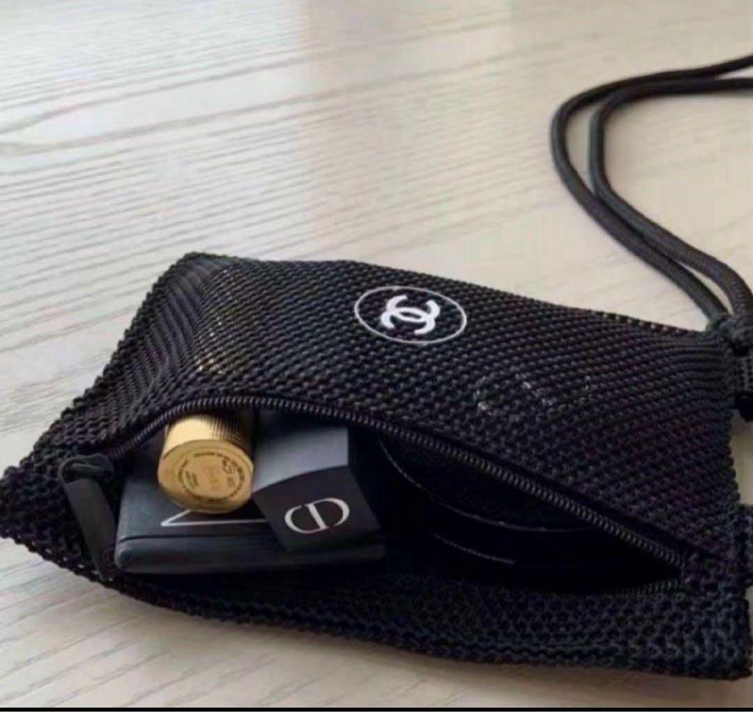 海外で買い集めたブローチ シルバー キラキラ パール メッシュショルダーケース