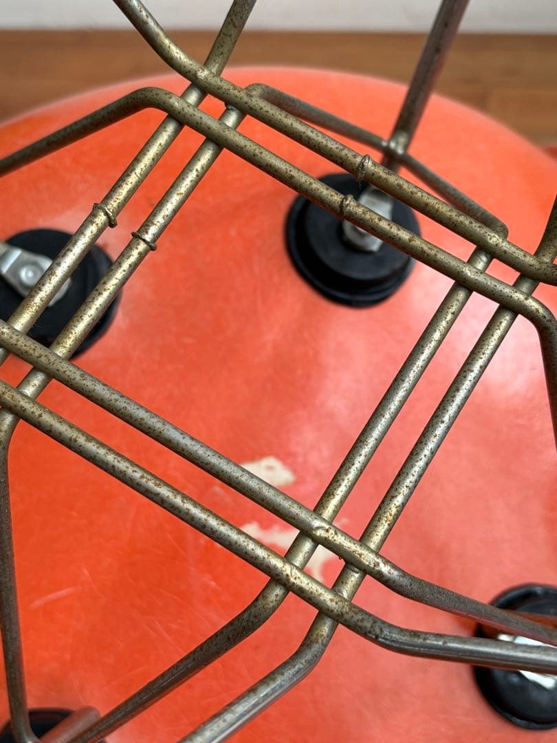 ハーマンミラー　シェルチェア　エッフェルベース　オレンジ　年代不明　ファイバー