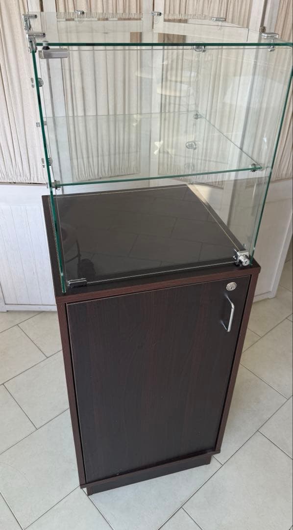 業務用　ガラスケース・ディスプレイ　ショーケース