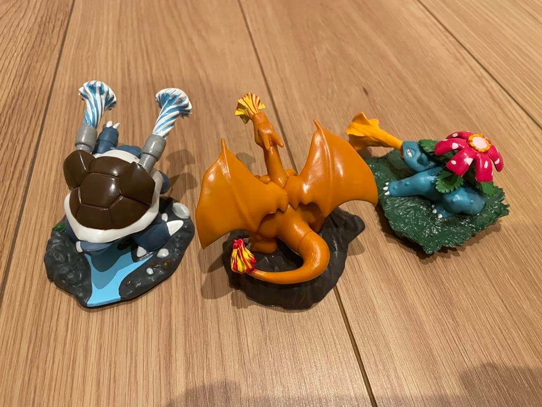 ポケットモンスター　フィギュア　御三家　リザードン、カメックス、フシギバナ