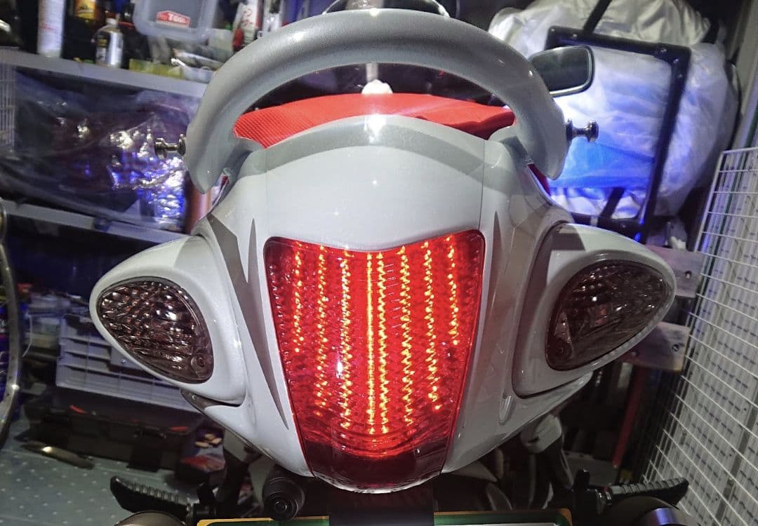 ハヤブサ テールランプ、ウインカー