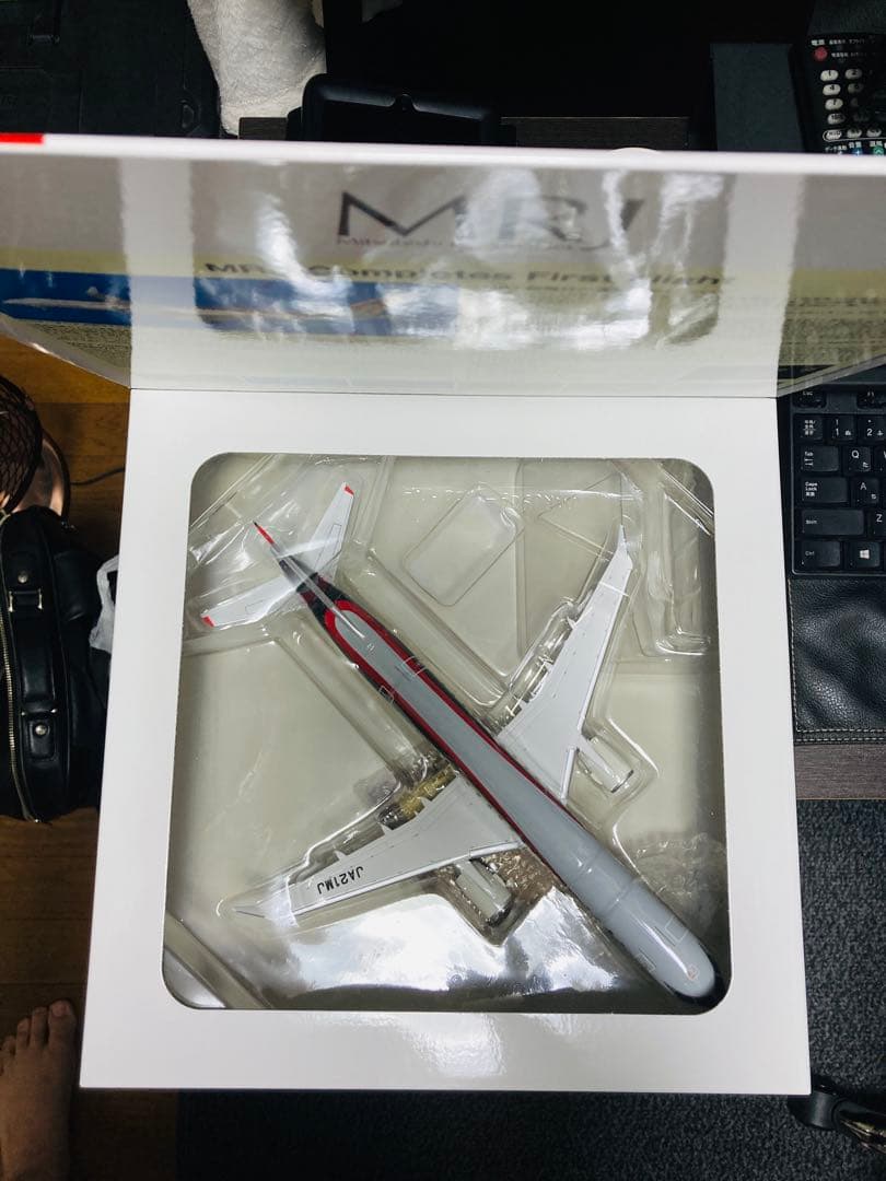 三菱 MRJ 1:100 ソリッド胴体モデル