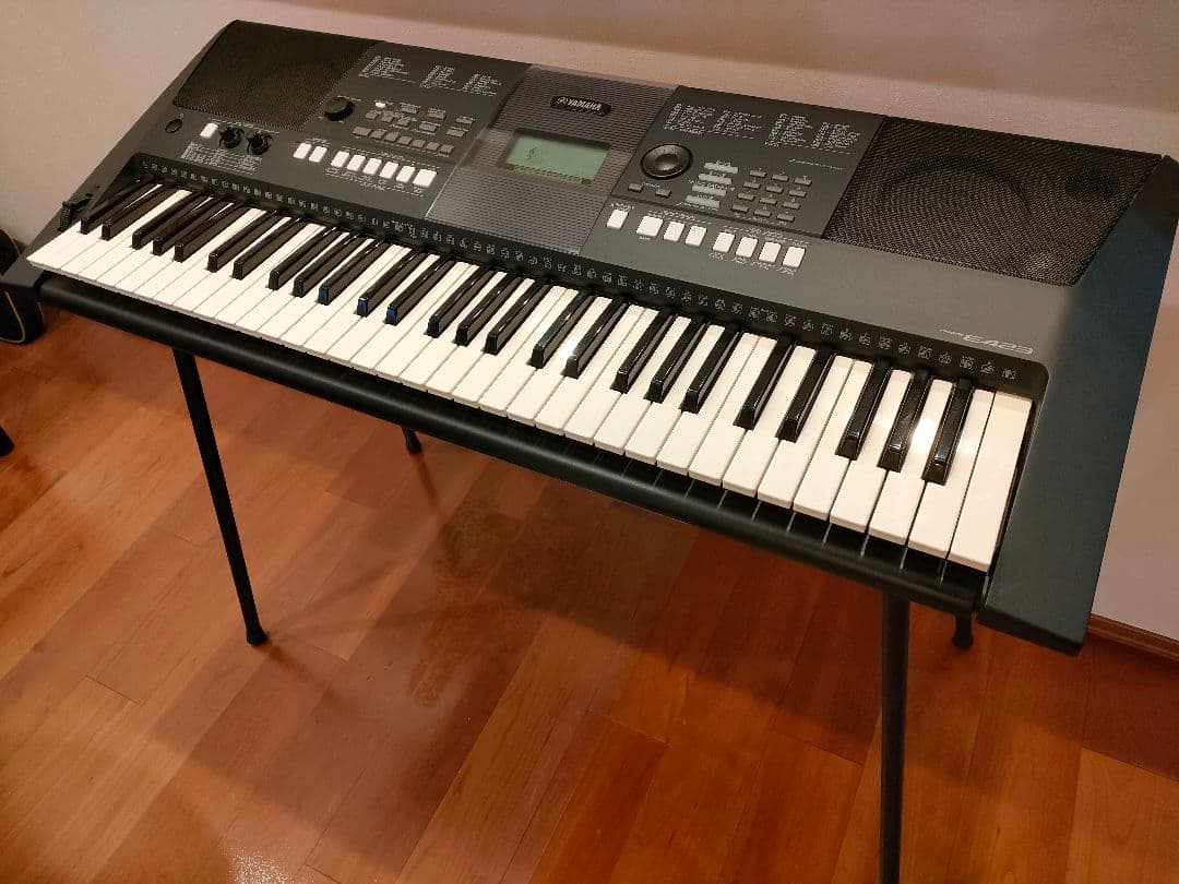 （solo)Yamaha PSR-E423 電子キーボード、スタンド付
