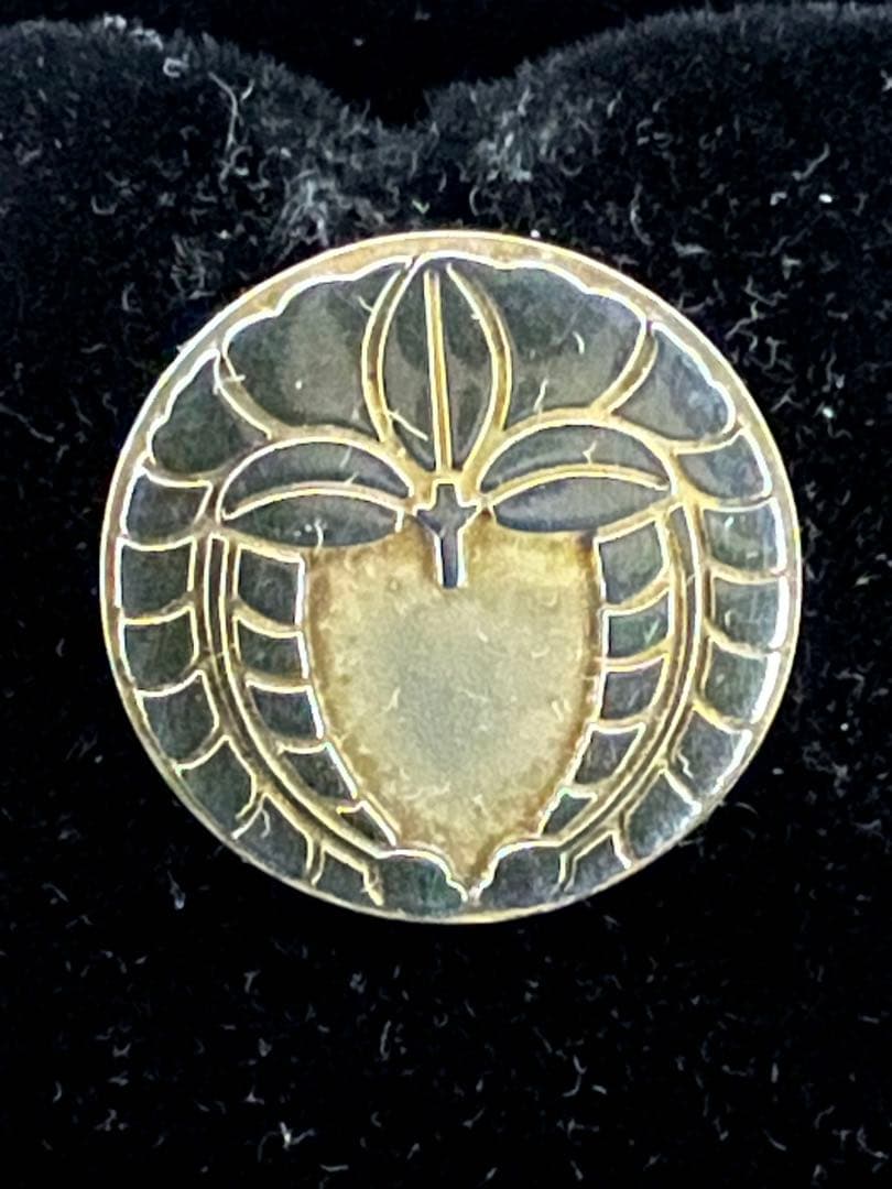 家紋バッチ(下がり藤)