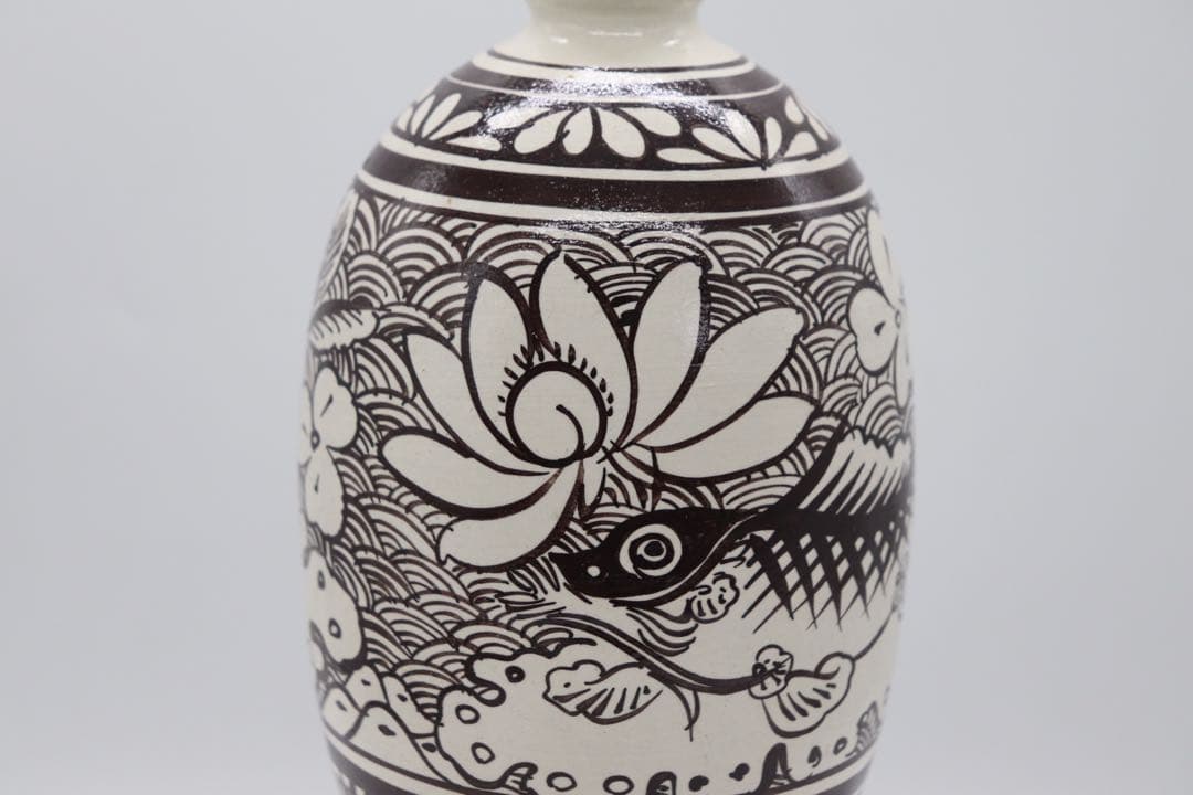 中国　磁州窯　魚蓮紋瓶　送料込み1213