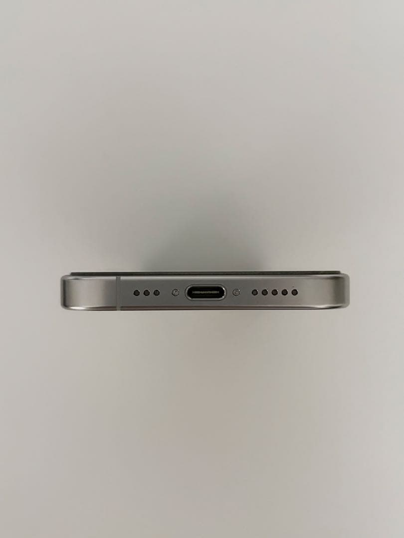 iPhone 15 Pro 256GB ホワイトチタニウム