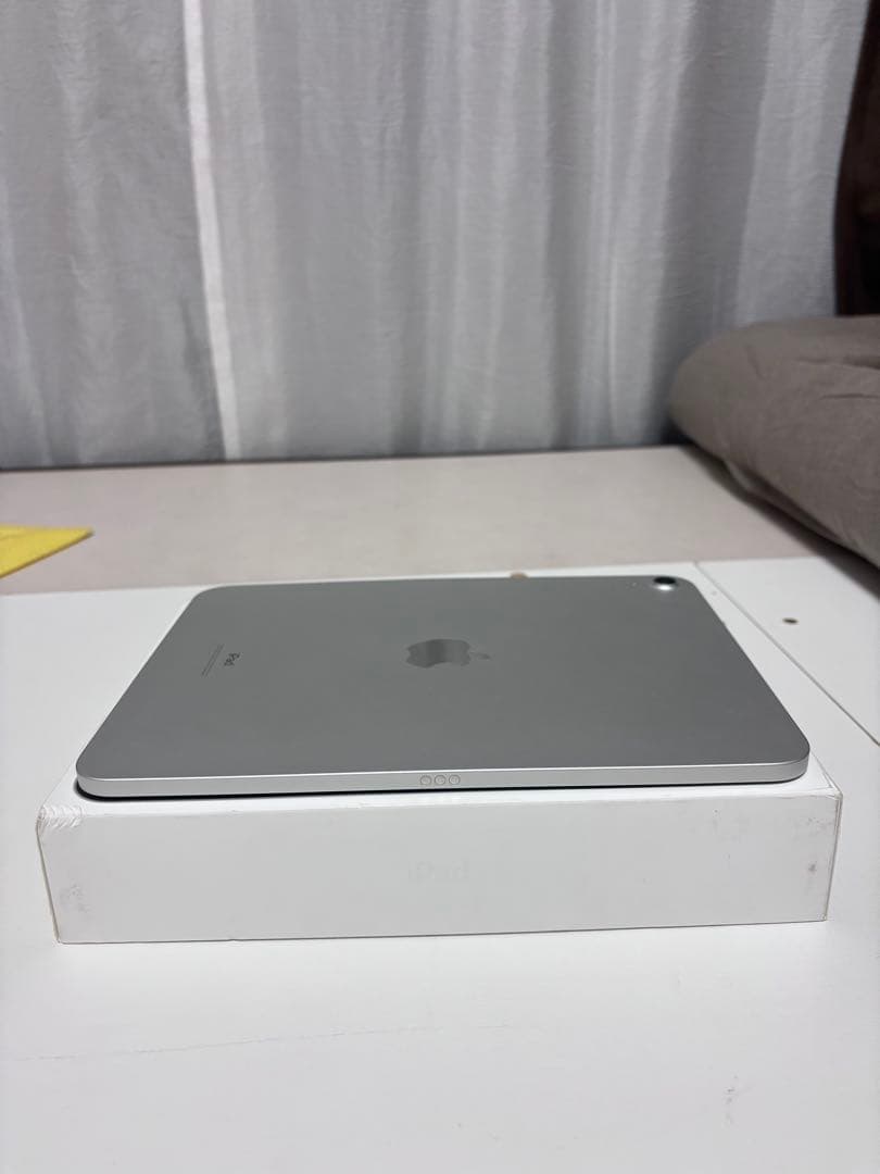 iPad 第10世代 Wi-Fi 64GB シルバー【おまけ付き】