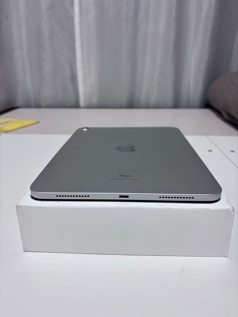 iPad 第10世代 Wi-Fi 64GB シルバー【おまけ付き】