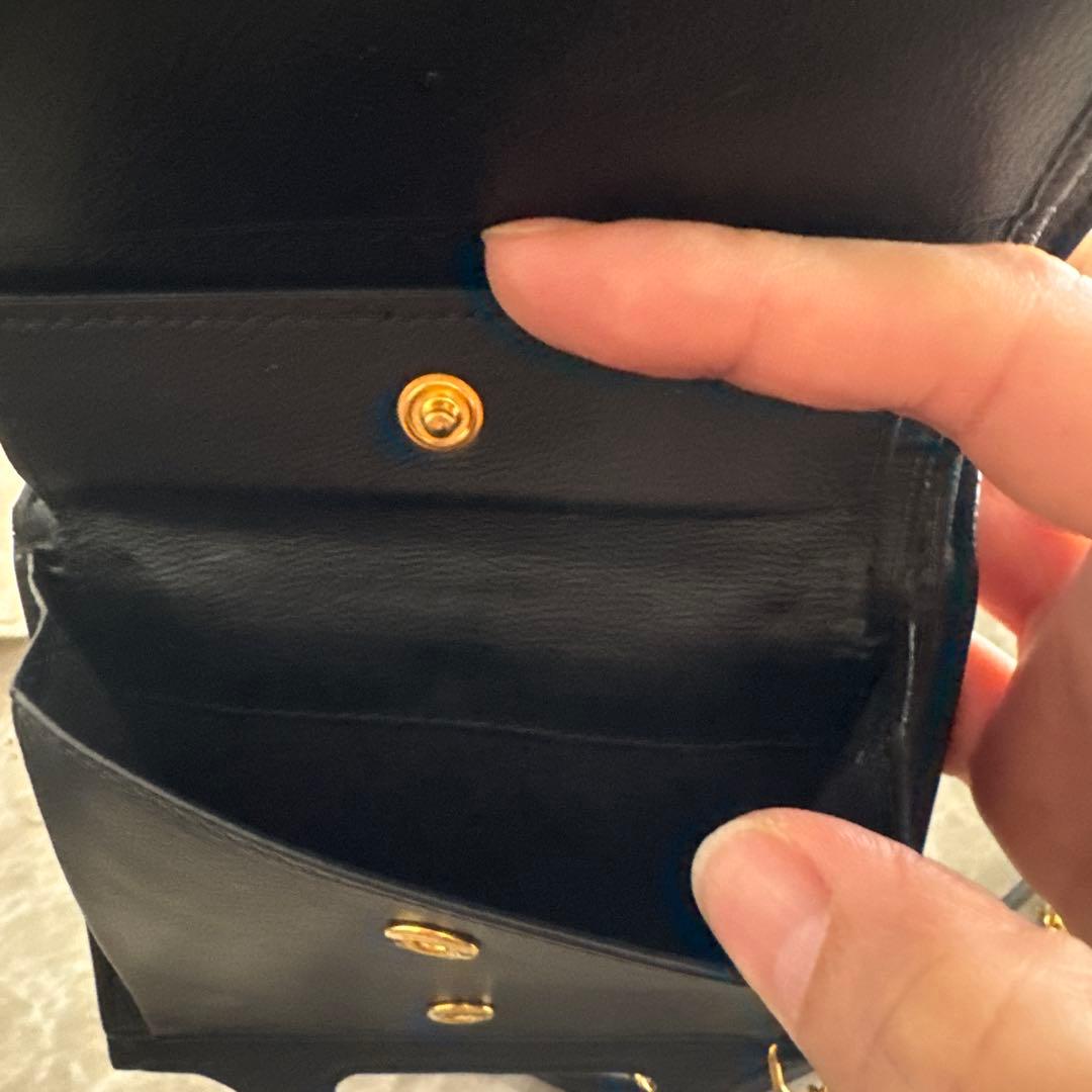 マルニ Marni チェーン付き財布 パテントレザー 水玉