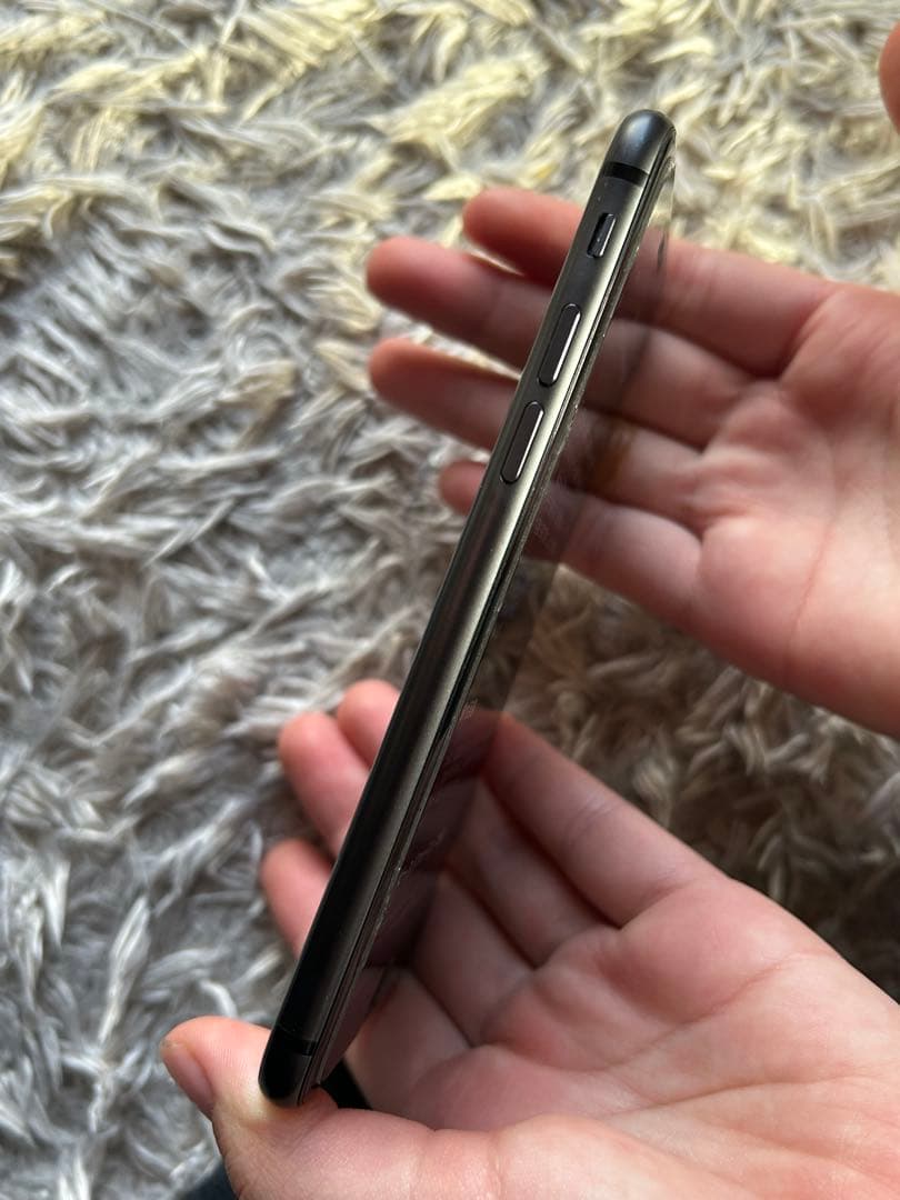 iPhone 8 スペースグレイ