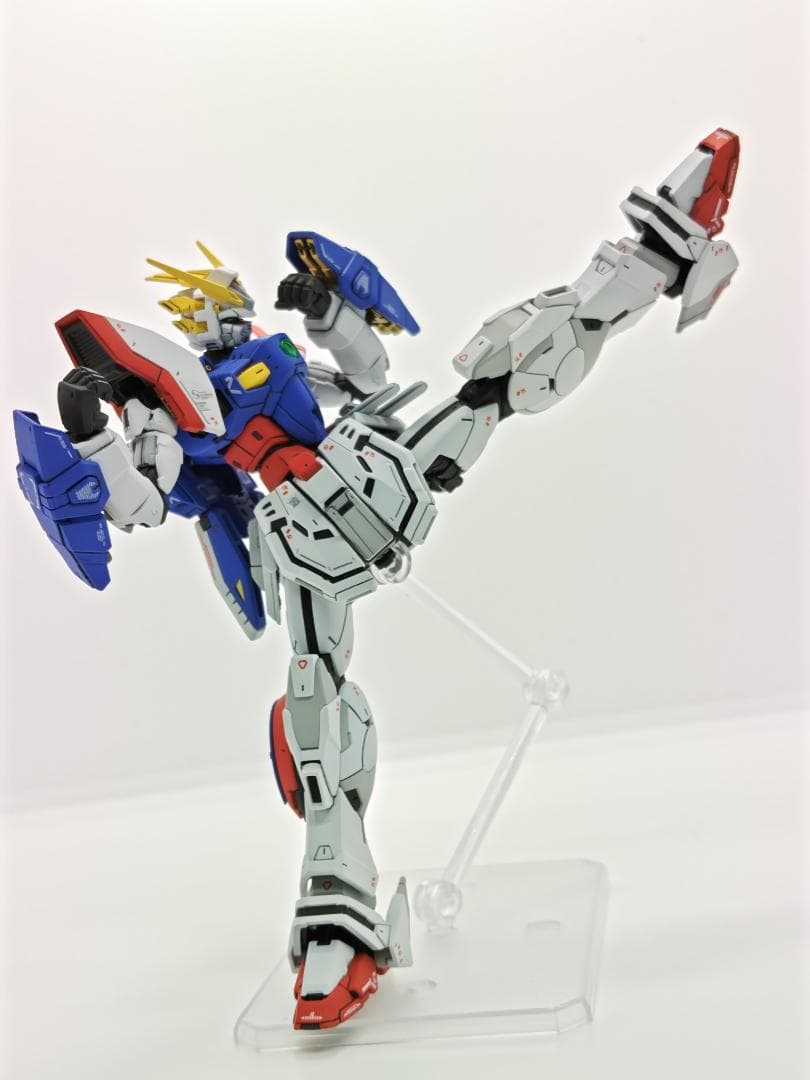 ガンプラ　RGシャイニングガンダム　完成品