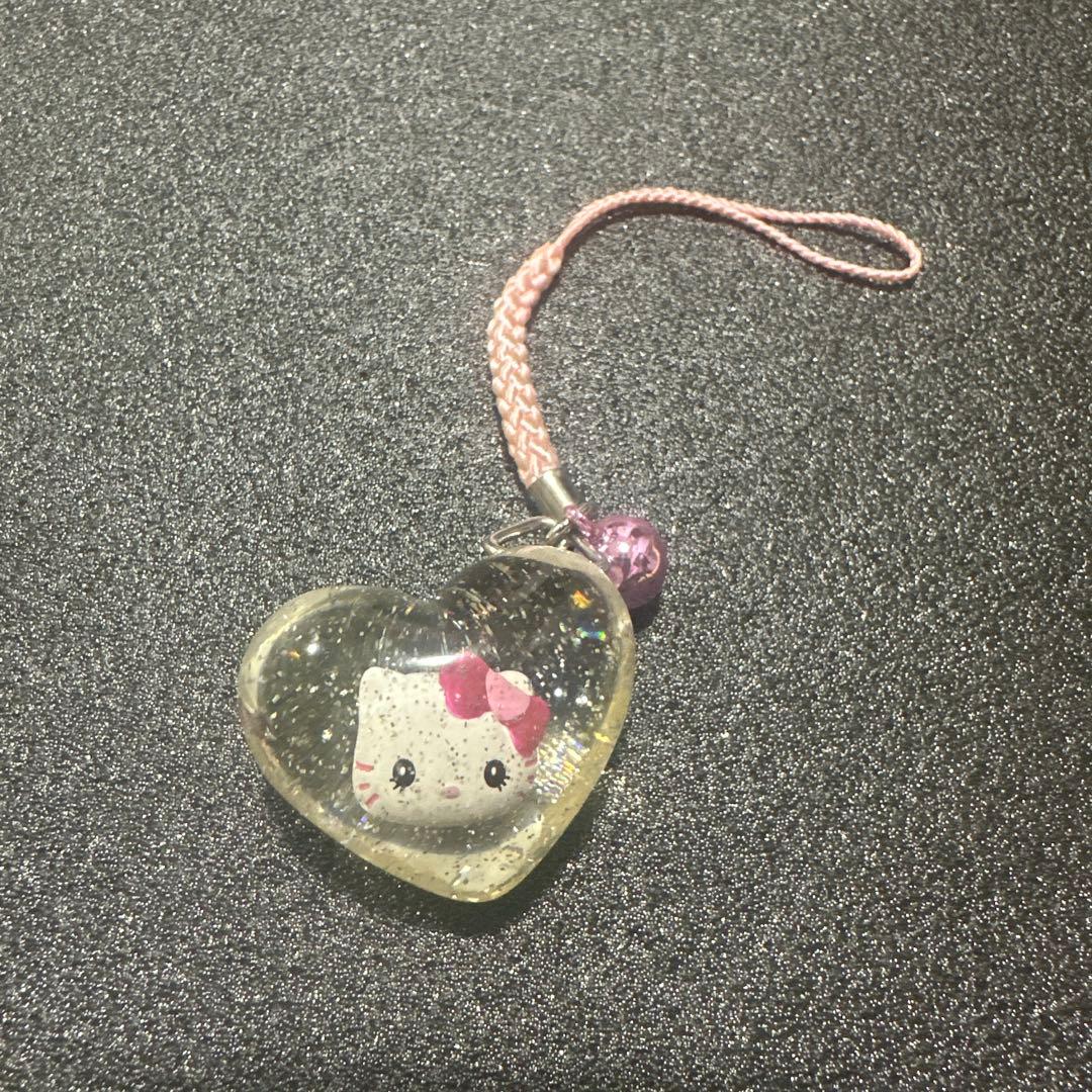キティ　キラキラハート型ストラップ ユニバーサルスタジオジャパン