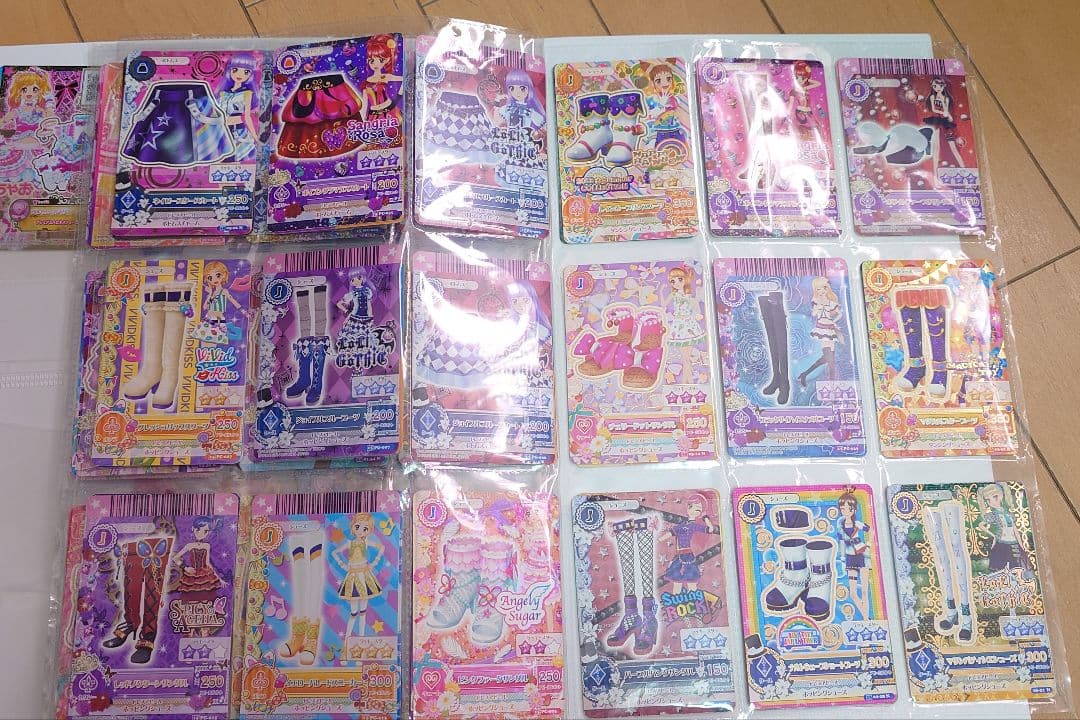 アイカツカードセットとバインダー、プリパラ