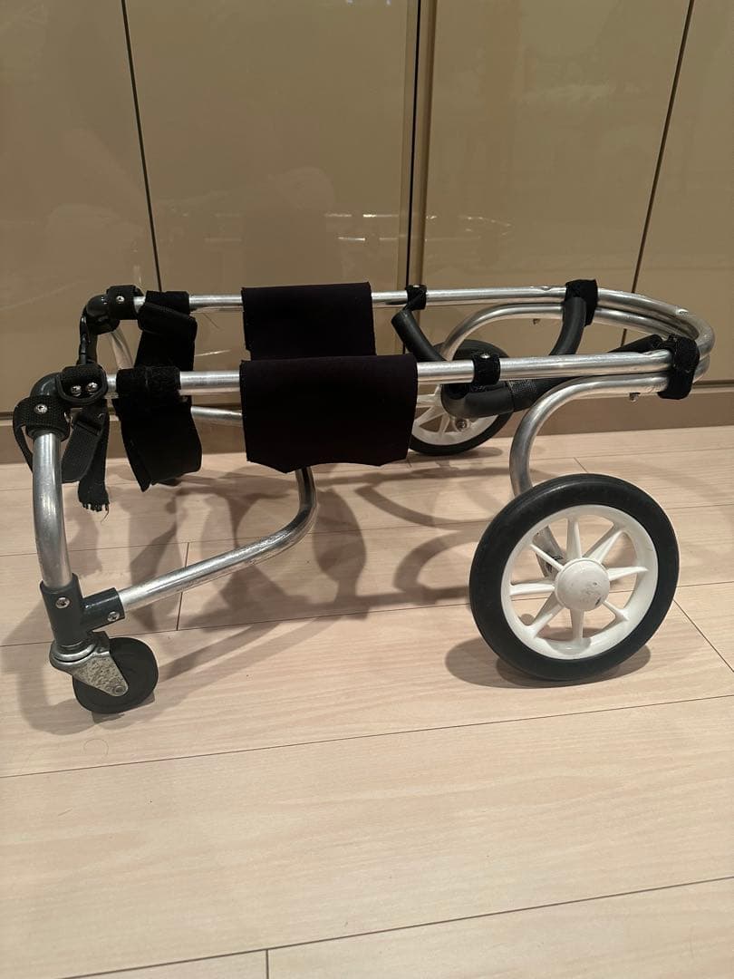 犬用車いす（ポチの車イス　四輪）中型犬（コーギー）用