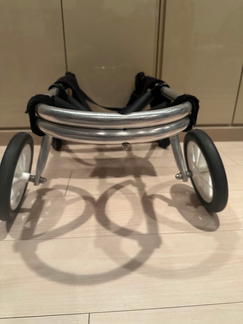 犬用車いす（ポチの車イス　四輪）中型犬（コーギー）用
