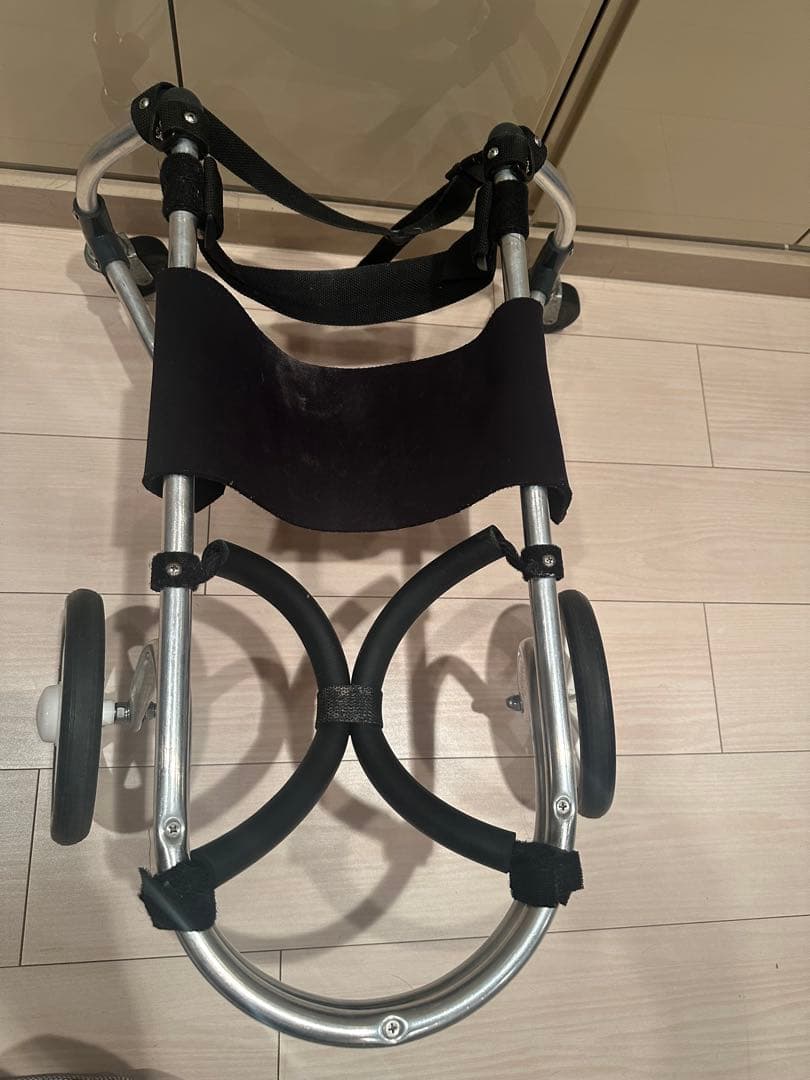 犬用車いす（ポチの車イス　四輪）中型犬（コーギー）用