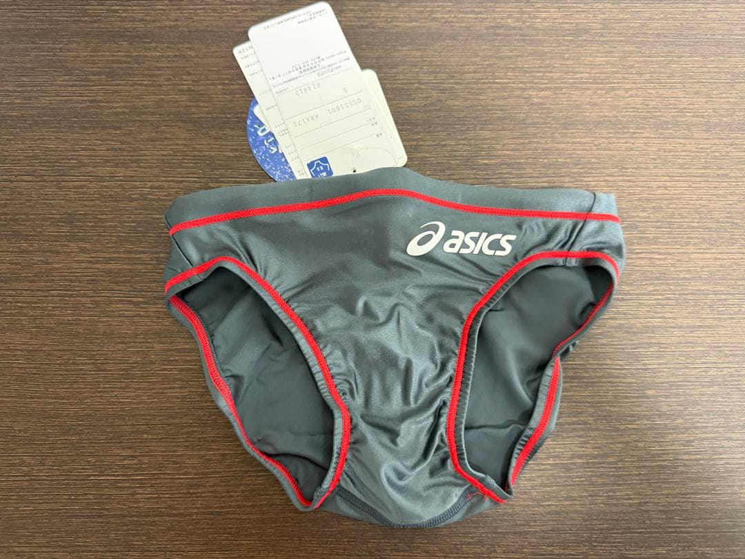 【超希少品・新品未使用】asics　競泳水着　Sサイズ