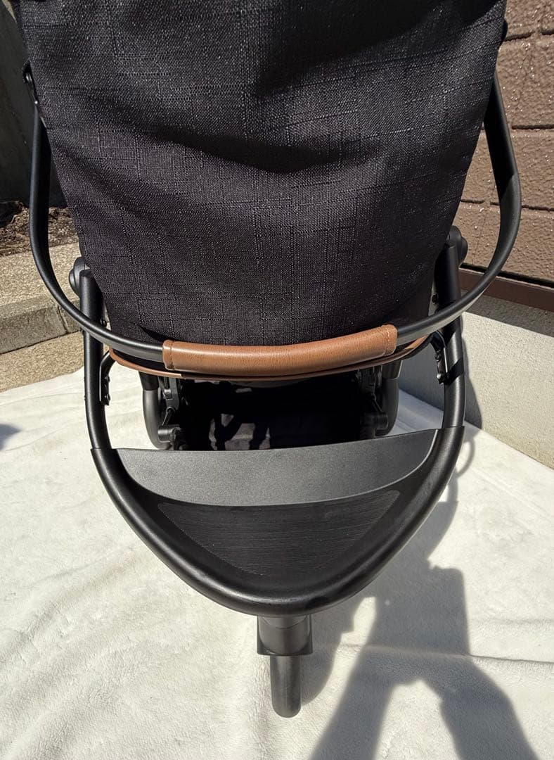 【極美品】コンビ コムペット ルルテイル キャリー マウナロアブラック カート