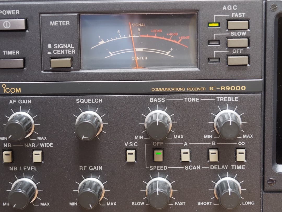 ■ICOMアイコム IC-R9000 LCD 広帯域受信機