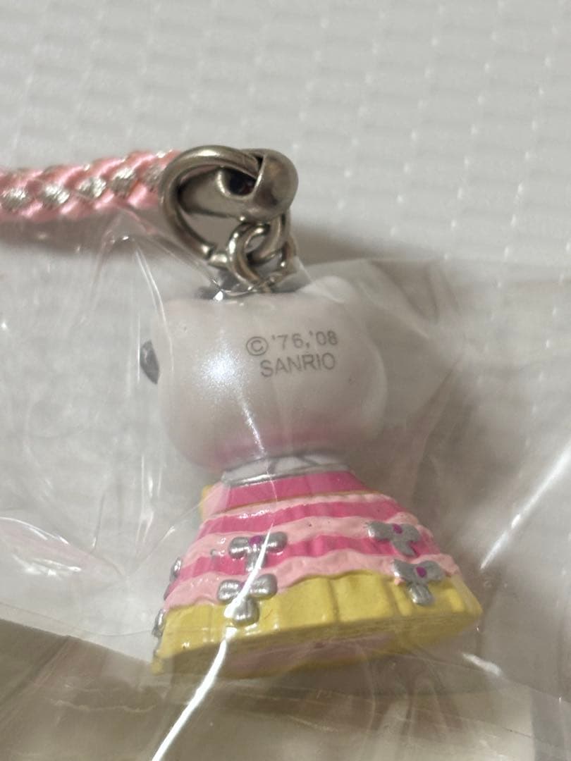 【サンリオピューロランド限定】ハローキティ ハートフルパレードストラップ