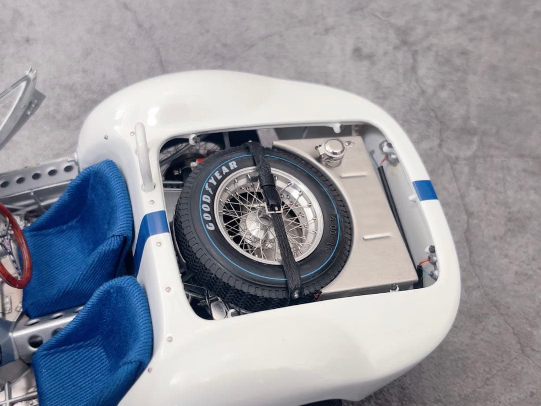 1500台限定 CMC 1/18 マセラティ ティーポ 61 バードケージ