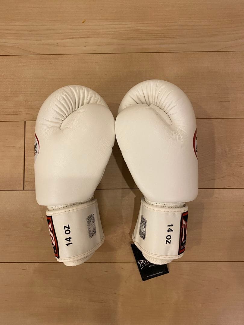 【新品・未使用】TWINS SPECIAL ボクシンググローブ 14 oz 本革