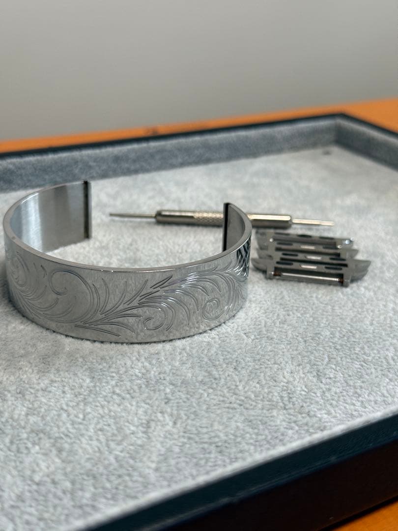 美品！REMI RELIEF Apple Watch バングル唐草模様 Lサイズ