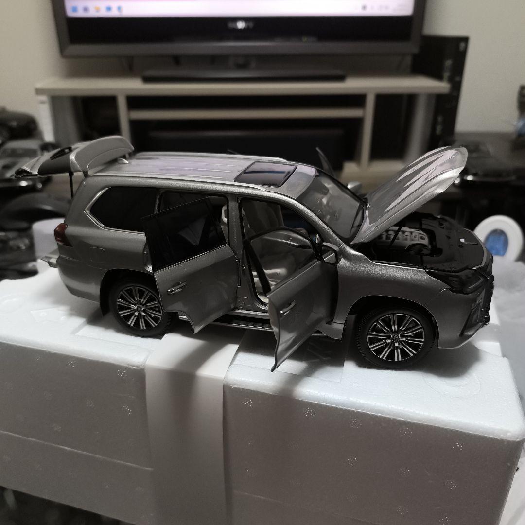 京商 1/18 レクサス LX570 メタリックグレー