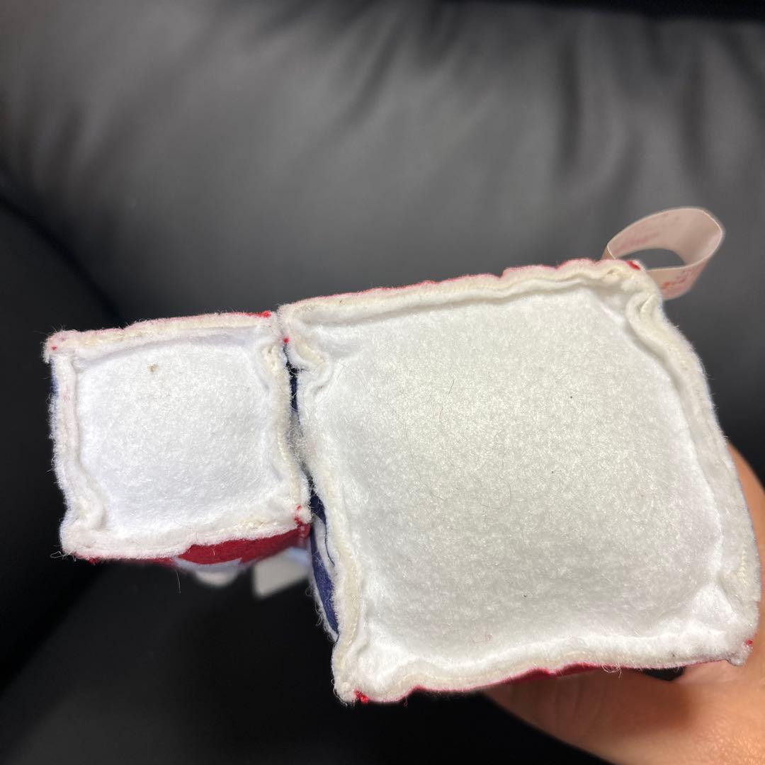 ハローキティ アメリカ国旗風ぬいぐるみ