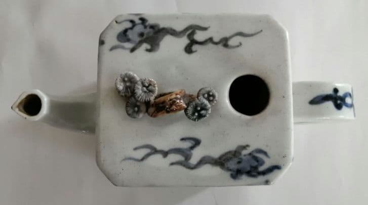 古伊万里　人物酒つぎ