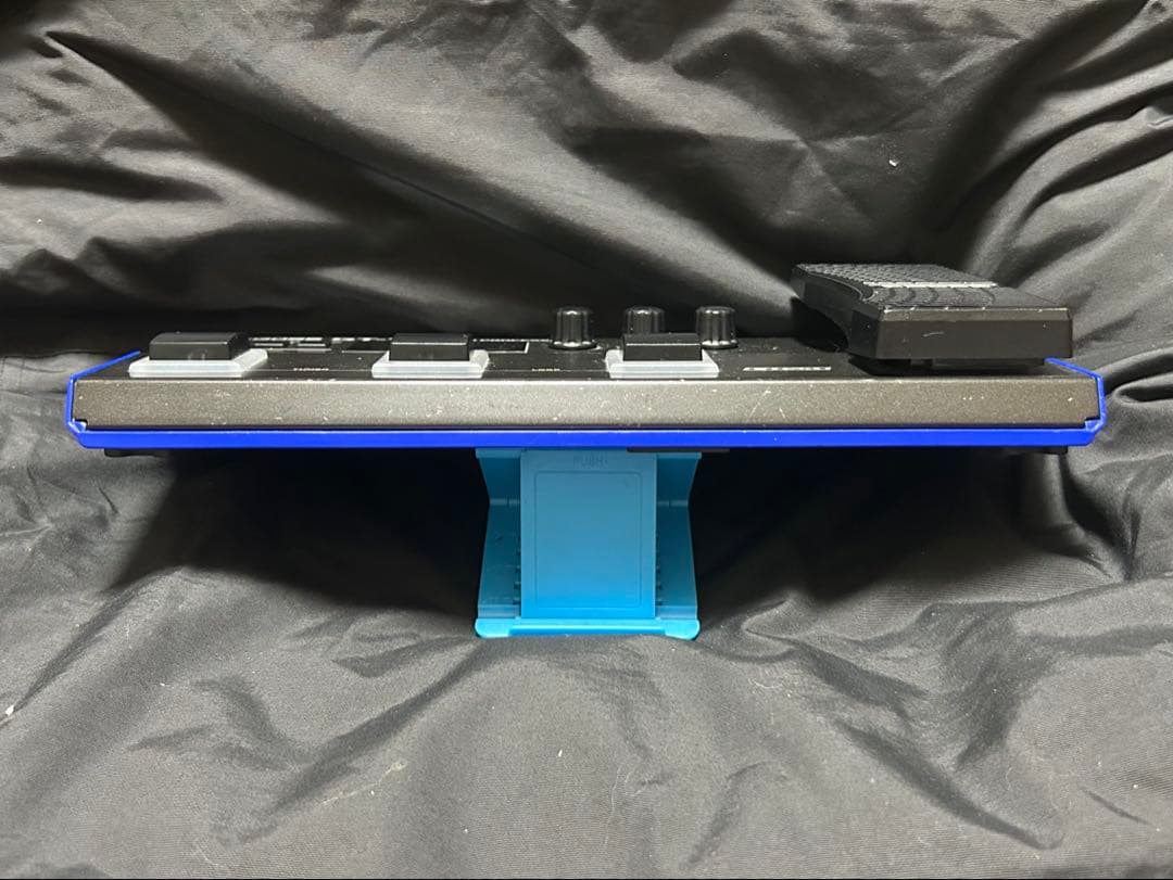 BOSS GT-1 マルチエフェクター　(ACアダプター,USBケーブル付属)