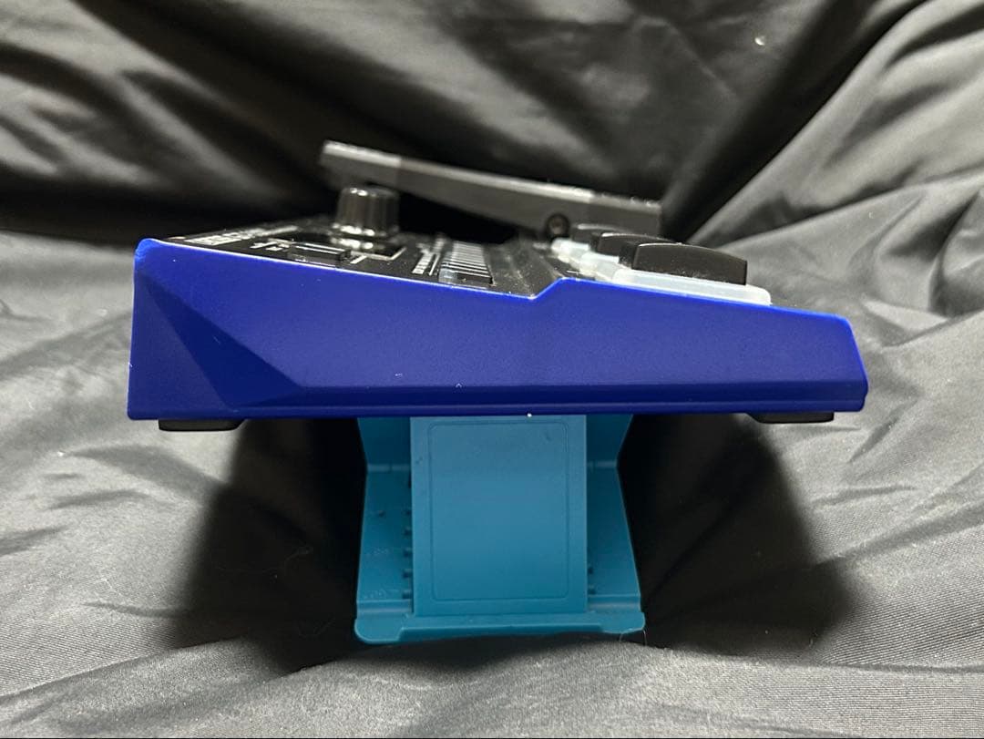 BOSS GT-1 マルチエフェクター　(ACアダプター,USBケーブル付属)