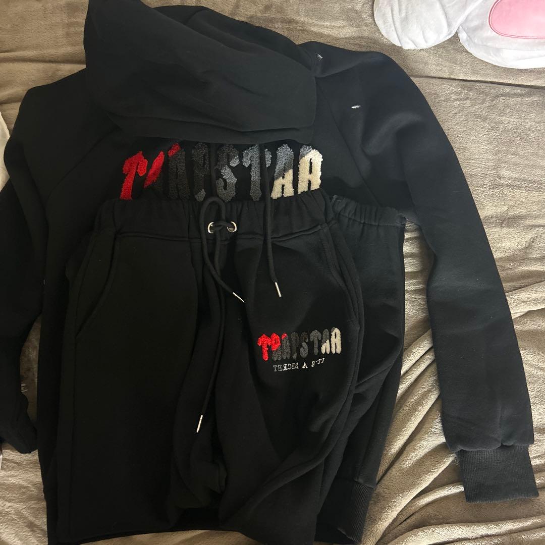 trapstar　パーカーセットアップ